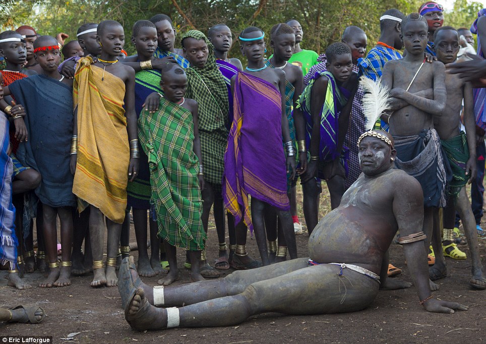 Ethiopian Bodi tribe - where having big belly is beautiful